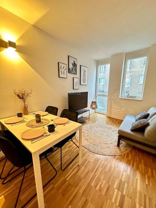 3-Room Vienna Centrale Suite Екстер'єр фото