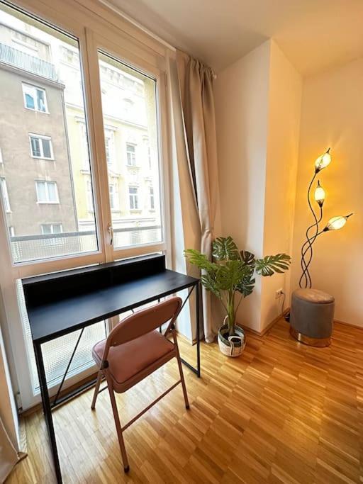 3-Room Vienna Centrale Suite Екстер'єр фото